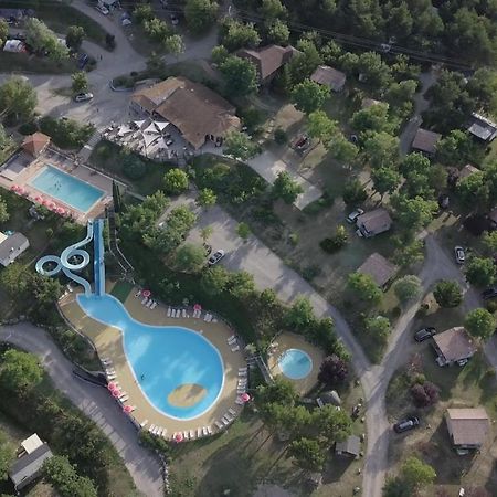 Camping Le Couriou Recoubeau-Jansac Екстер'єр фото