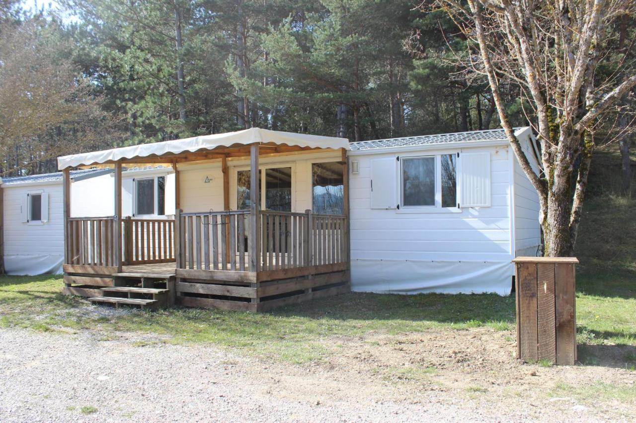 Camping Le Couriou Recoubeau-Jansac Екстер'єр фото