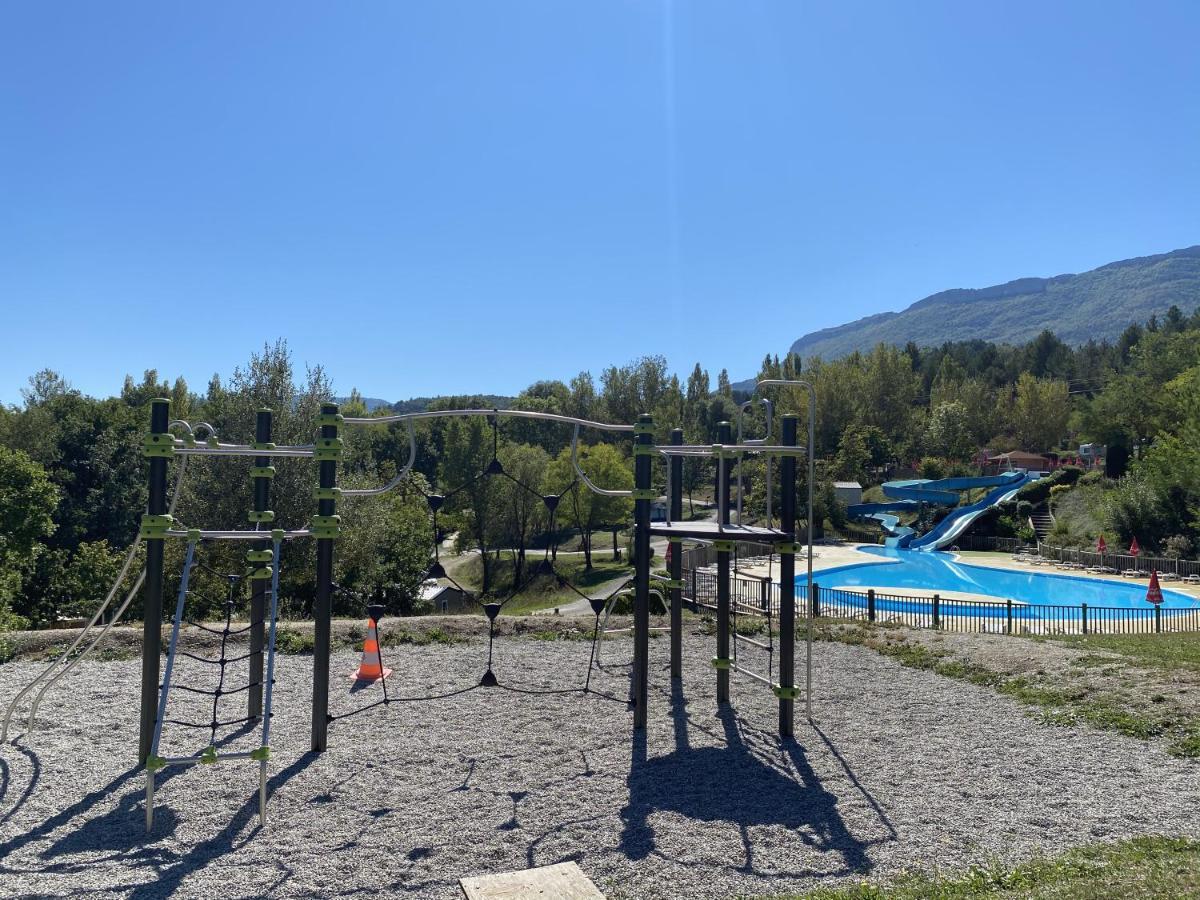 Camping Le Couriou Recoubeau-Jansac Екстер'єр фото