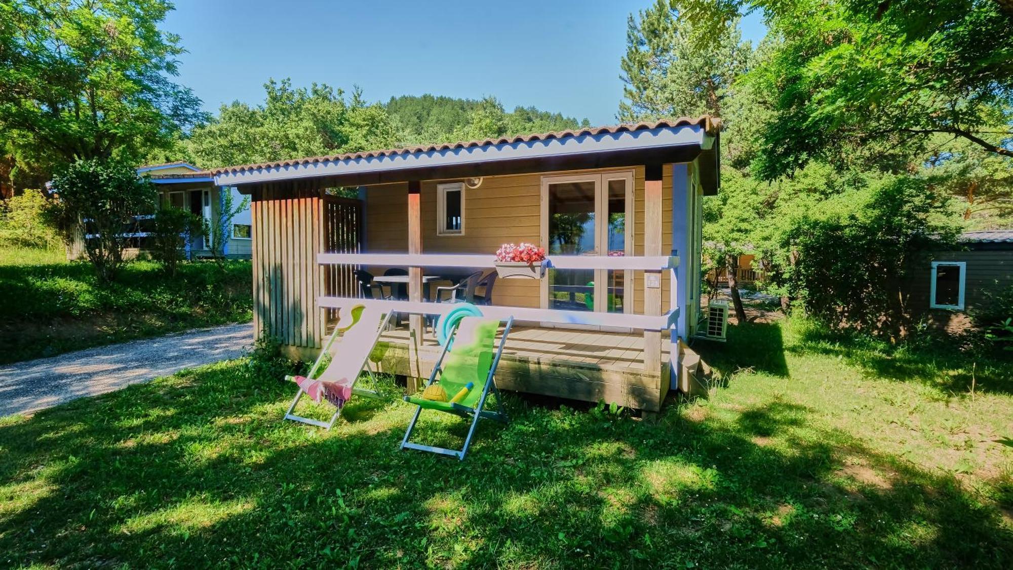 Camping Le Couriou Recoubeau-Jansac Екстер'єр фото