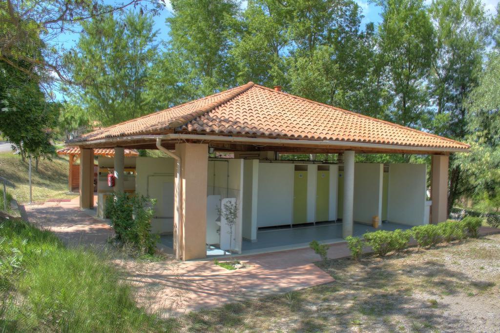Camping Le Couriou Recoubeau-Jansac Екстер'єр фото