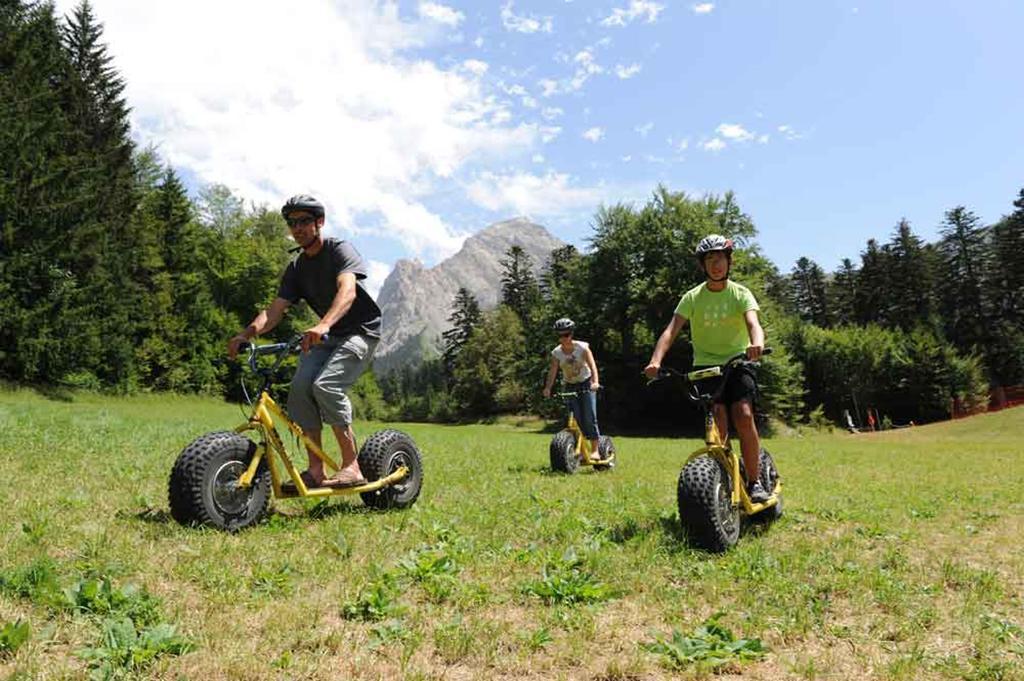 Camping Le Couriou Recoubeau-Jansac Екстер'єр фото