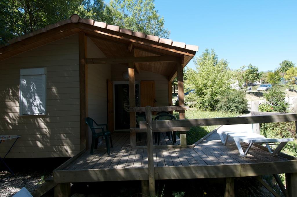 Camping Le Couriou Recoubeau-Jansac Екстер'єр фото