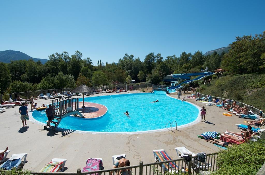 Camping Le Couriou Recoubeau-Jansac Екстер'єр фото